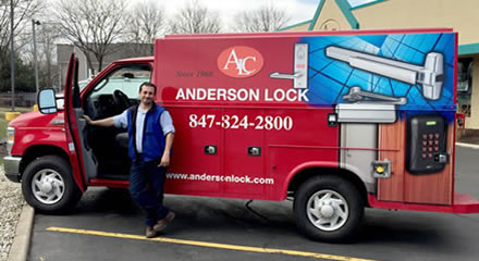 Des Plaines lock tech by truck